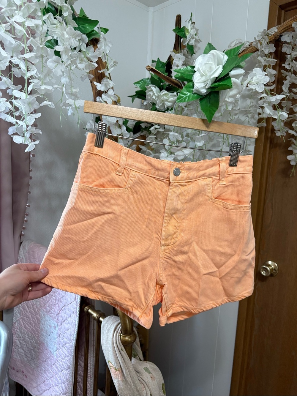 XiRENA High-Waist Peach-Orange Shorts